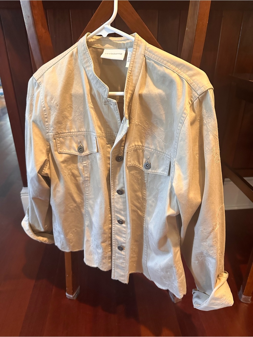 Liz Claiborne Embroidered Beige Cotton Button-Front Jacket with Scallop Hem